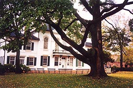 [photo, Queen Anne's County Courthouse, 100 Court House Square, Centreville, Maryland]