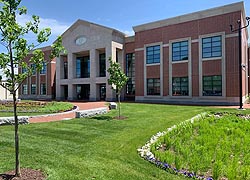 [photo, Queen Anne's County Courthouse, 200 North Commerce St., Centreville, Maryland]