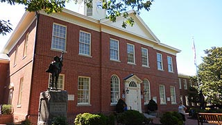 [photo, Talbot County Courthouse, 11 North Washington St., Easton, Maryland]