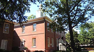 [photo, Talbot County Courthouse, 11 North Washington St., Easton, Maryland]